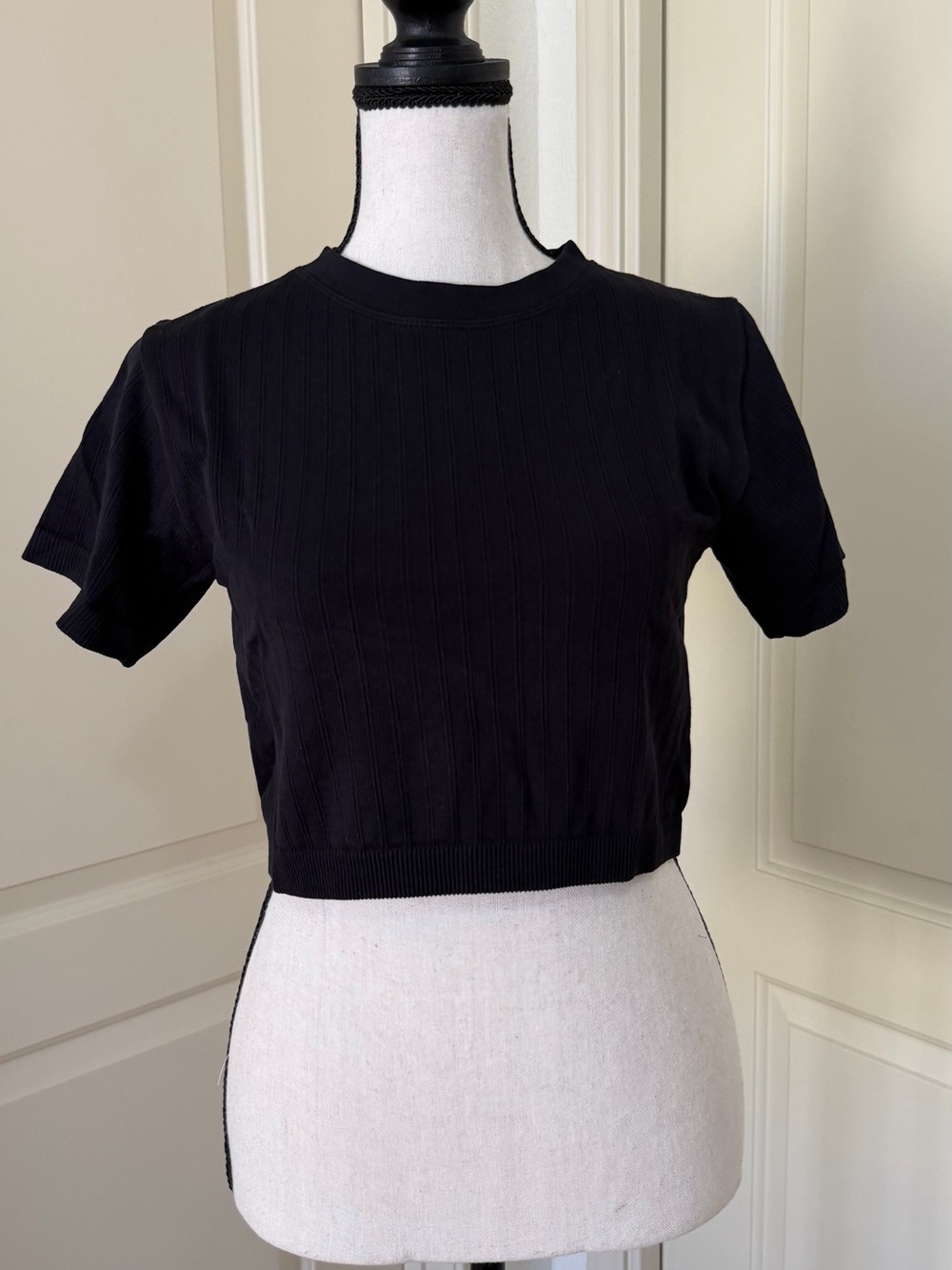 (Pair) Arizona Jean Company Black and Gray Ribbed Short Sleeve Crop Tops